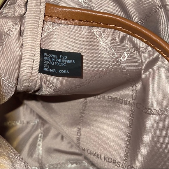 New Michael Kors Crossbody Purse - Picture 7 of 8